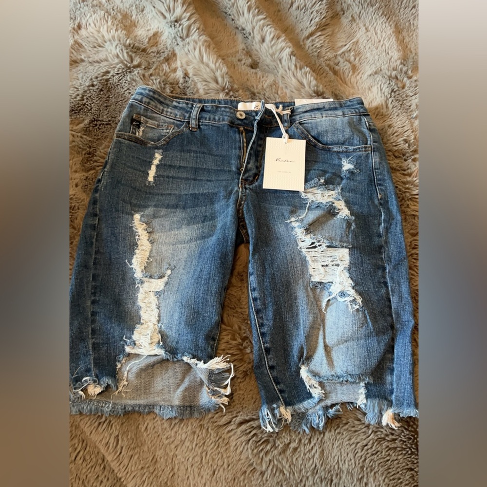 NWT Kancan size XL distressed shorts